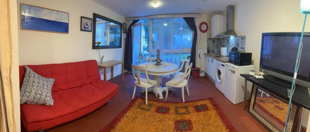Apartamento Abierto Con Patio Matadepera ภายนอก รูปภาพ